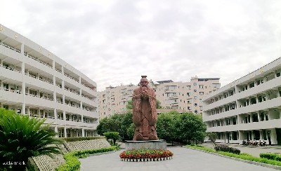 四川省重點(diǎn)中學(xué)——瀘縣五中