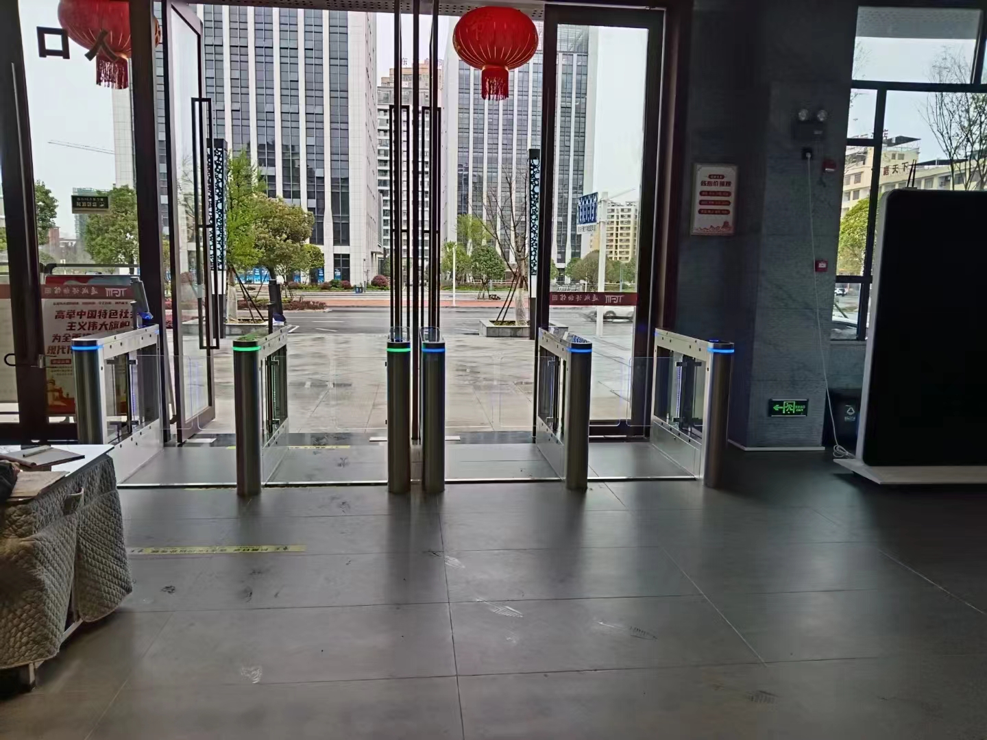 智能化演唱會(huì)門(mén)禁閘機(jī)保障安全提升入場(chǎng)效率