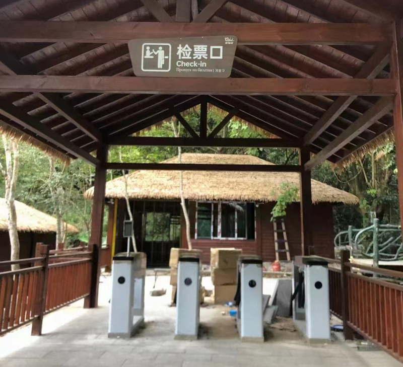 安裝景區(qū)閘機(jī)-游客體驗與管理效率的雙重提升